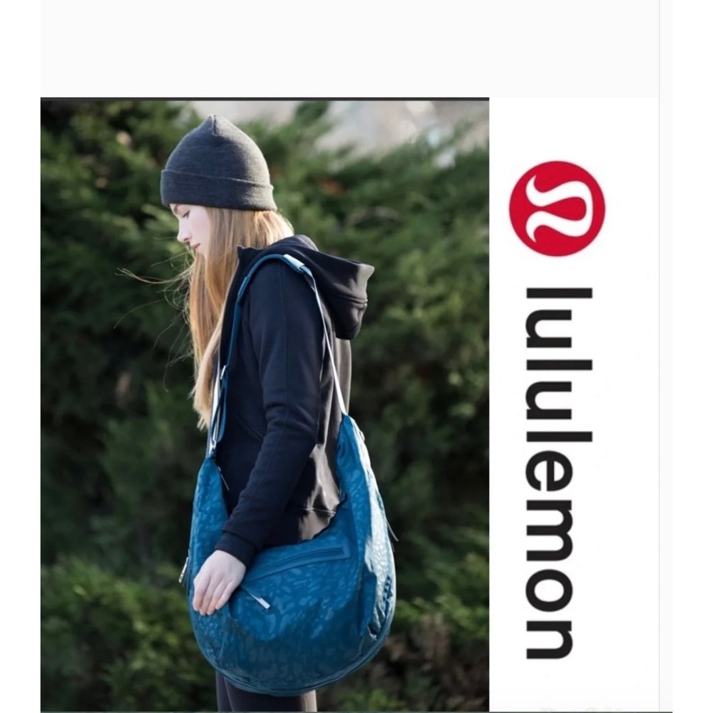 Lululemon Resolution Hobo Bag Alberta Lake Blue Teal Yoga Mat Carrier Crossbody